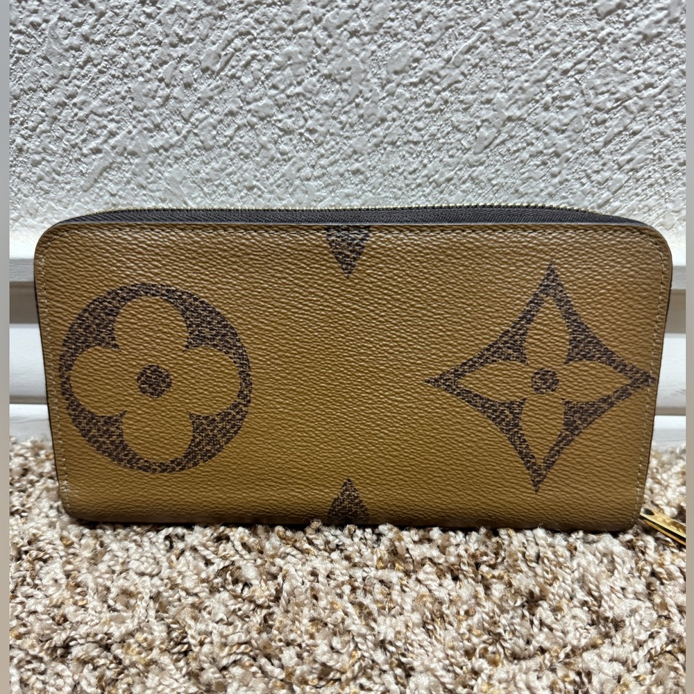 Louis Vuitton Zippy Wallet